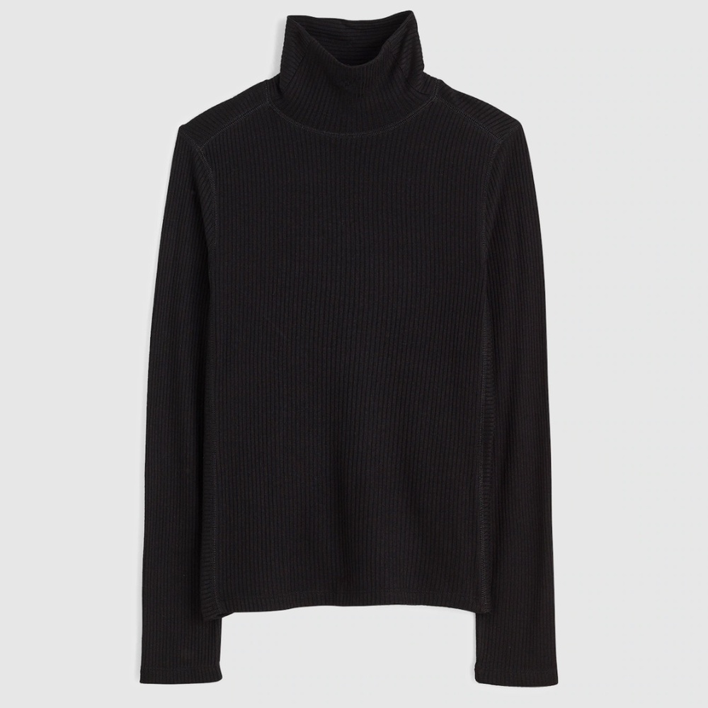 Ribbed Turtleneck Long-Sleeve Tee